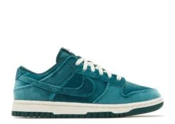 Nike Wmns Dunk Low 'Green Velvet'